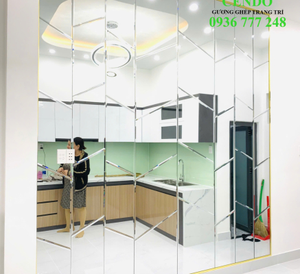 Kính Trang Trí Bếp