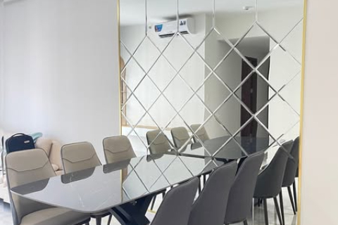 Bàn giao vách gương ở Thủ Đức